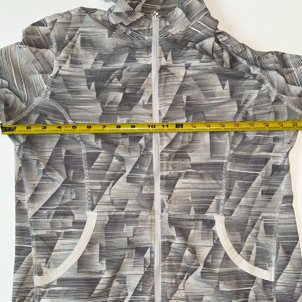 Reebok Women's Gray Patterned Zip-Up Jacket Size Large - Picture 9 of 10